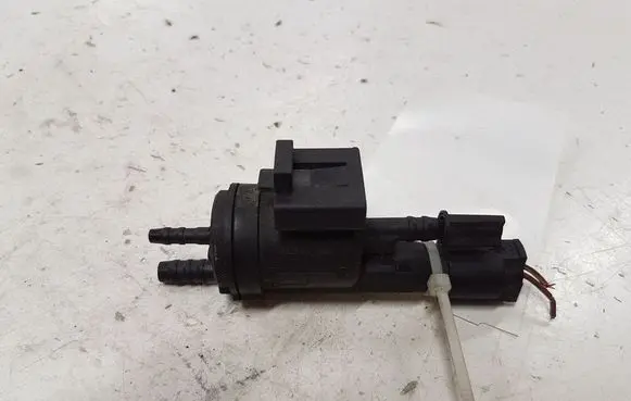 Opel Astra J Vacuum valve 0214057021