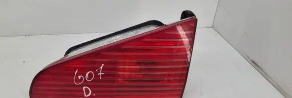 Peugeot 607 Tailgate rear/tail lights