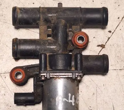 Audi A4 S4 B6 8E 8H Coolant heater control valve 8E0820036