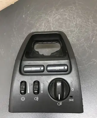 Volvo XC90 Light switch 8685452