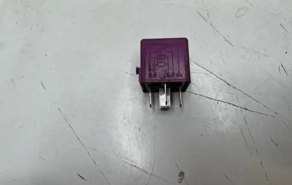 BMW X5 E53 Other relay 6136 1388911 V23134B59X102