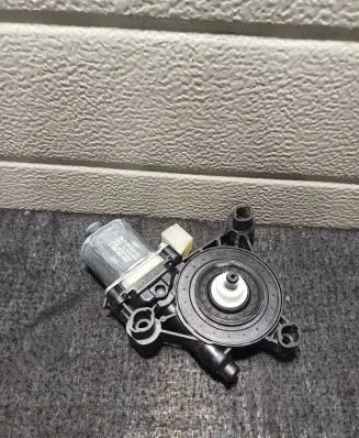 Porsche Macan (95B) Rear door window regulator motor 0130822715 850202097