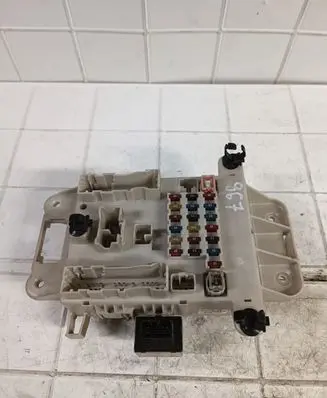 Toyota RAV 4 (XA20) Fuse module
