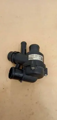 Land Rover Range Rover L405 Thermostat housing FPLA8575CD