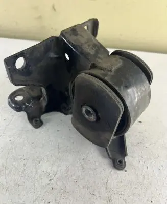 Hyundai Santa Fe Engine mount bracket 2183226220