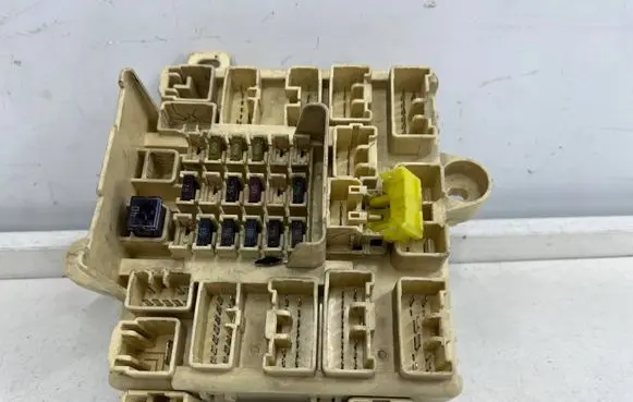 Lexus IS 200-300 Fuse module