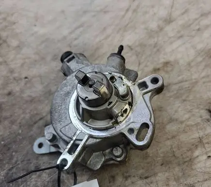 Ford B-MAX Vacuum pump ST884M3