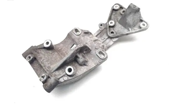 Volvo C70 Generator/alternator bracket 30750940