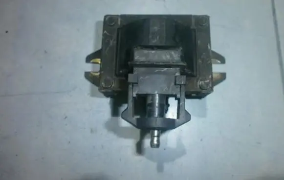 Renault Twingo I High voltage ignition coil bae504