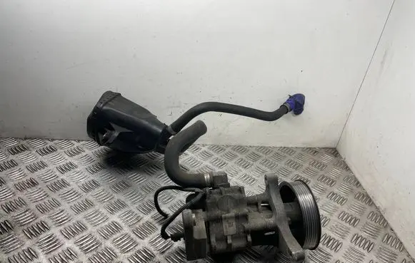 BMW 5 GT F07 Power steering pump 6796491