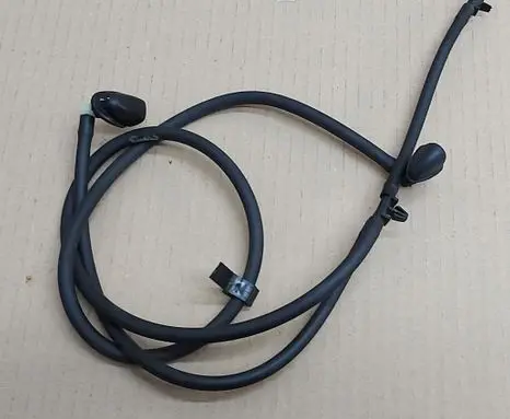 Chevrolet Cruze Windshield washer spray nozzle 