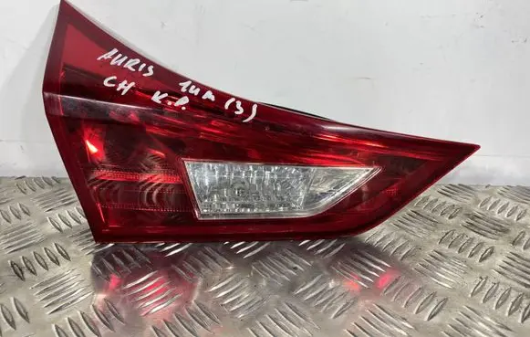 Toyota Auris E180 Tailgate rear/tail lights 05170237