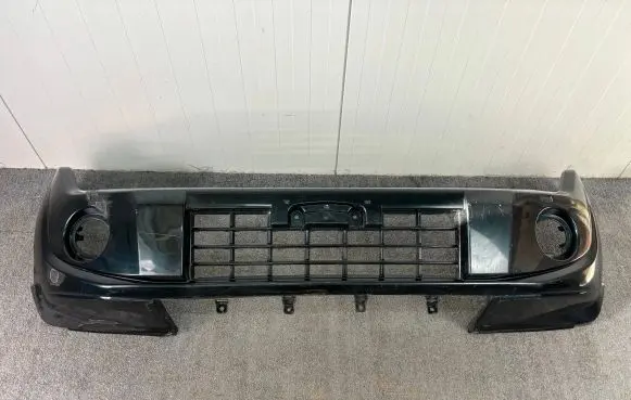 Mitsubishi Pajero Front bumper 6400D521ZZ Z1324