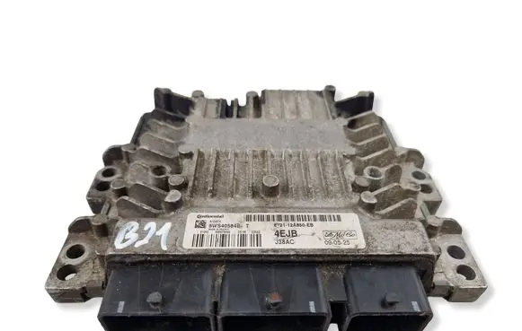 Ford Fiesta Engine control unit/module 8V2112A650EB 5WS40584BT