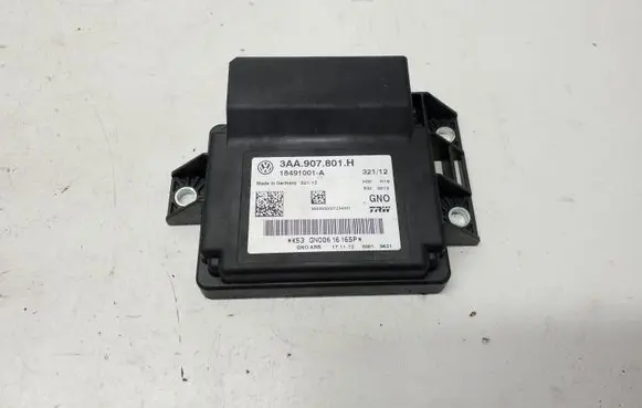 Volkswagen Tiguan Hand brake control module 3AA907801H