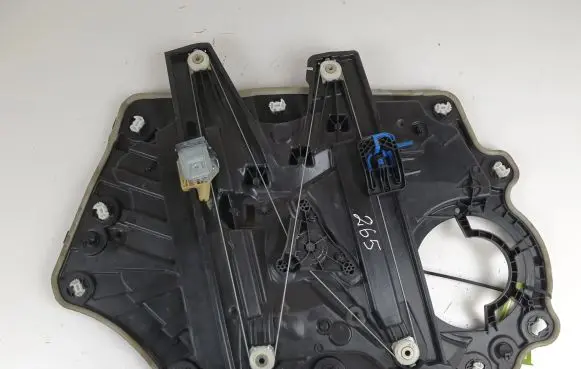 Ford Fiesta Rear window lifting mechanism without motor H1BBA23200CE