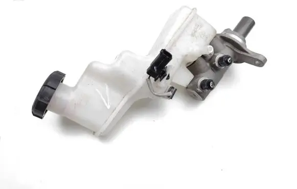 Master brake cylinder