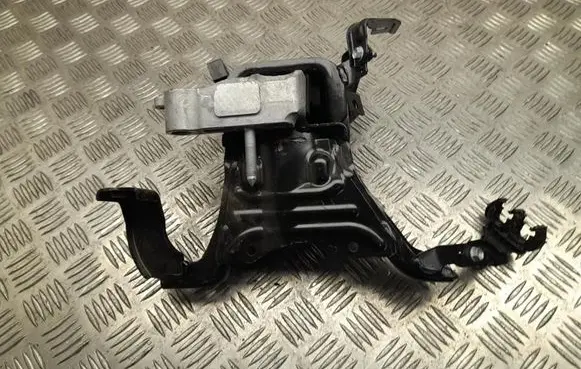 Toyota C-HR II Engine mount bracket 