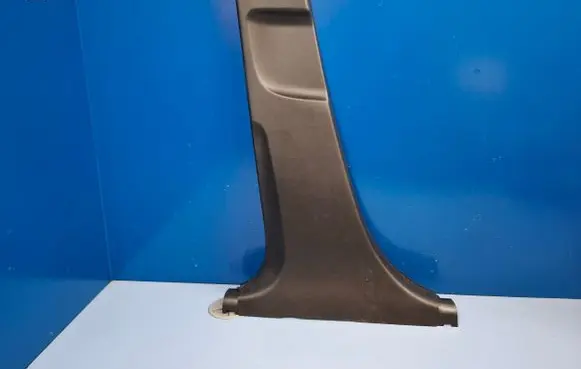 (B) pillar trim (bottom)