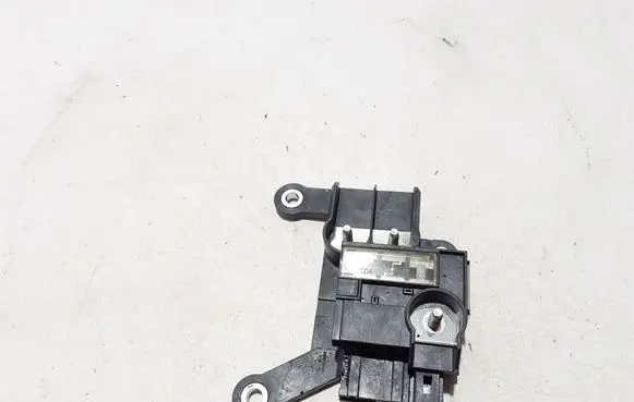 Nissan Qashqai J12 Battery relay fuse 0131F126
