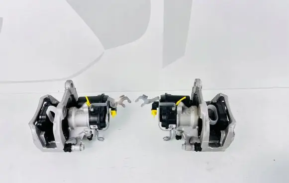 BMW X5 G05 Brake discs and calipers set 6887386