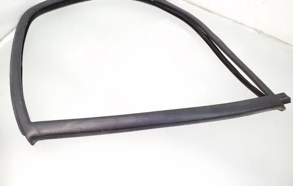 Peugeot Boxer Rubber seal front door window/glass B386