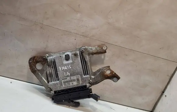 Toyota Yaris Engine control unit/module 1039S28726 896610D450 0281012322