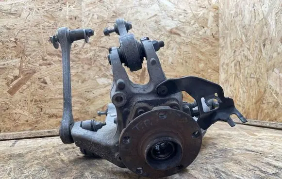 Audi A8 S8 D3 4E Rear wheel hub spindle/knuckle 4E0511512