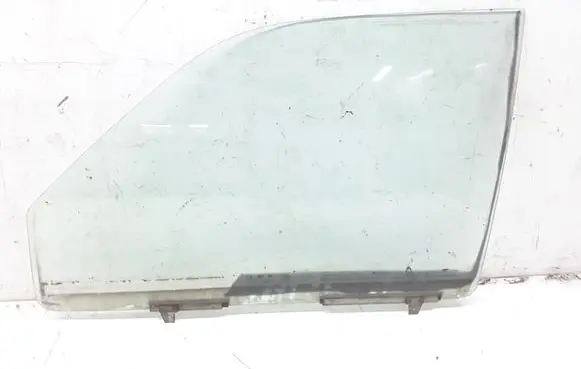 Mitsubishi Pajero Sport I Front door window glass four-door