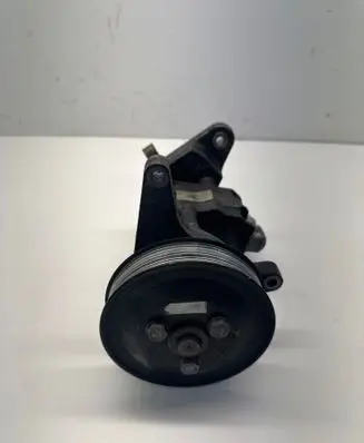 BMW X5 E70 Power steering pump 6796462 5002445