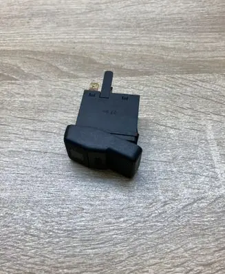 Volkswagen PASSAT B4 Windscreen/window heater switch 535959621