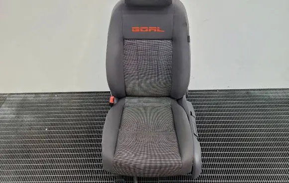 Volkswagen Golf V Front driver seat 