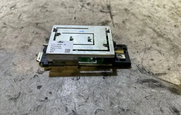 Ford Puma Aerial antenna amplifier L1TT19K351AA GKZJA 3023