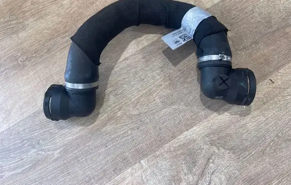 Land Rover Range Rover Velar Coolant pipe/hose JK838260AB 16112021