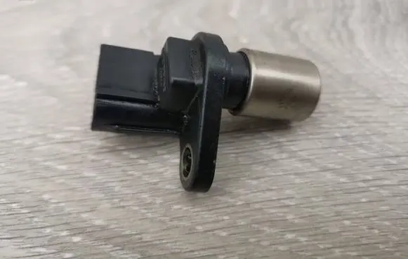 Toyota Avensis Verso Crankshaft speed sensor 
