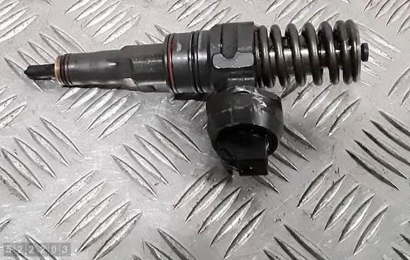 Audi A3 S3 8L Fuel injector 038130073AL 0414720039