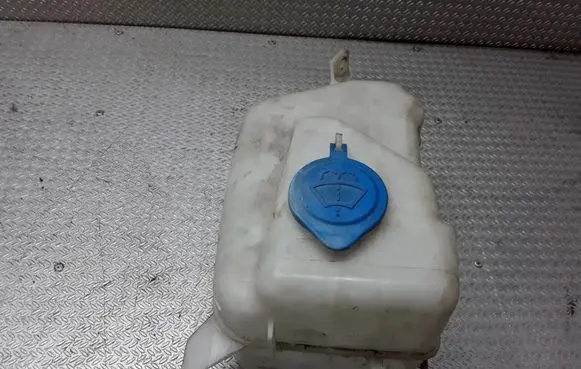 Suzuki Grand Vitara I Windshield washer fluid reservoir/tank 060351928
