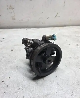 Toyota Corolla Verso E121 Power steering pump