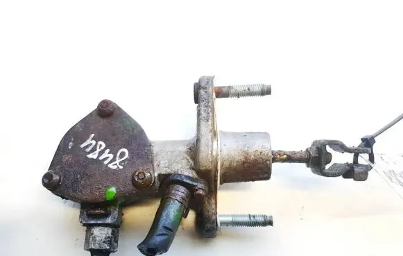 Honda FR-V Clutch master cylinder