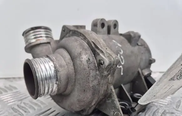 BMW X5 E70 Water pump 7586924