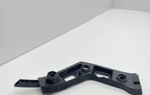 Rear bumper mounting bracket