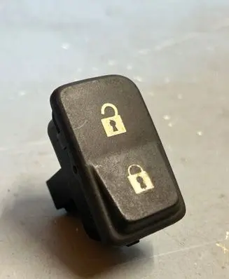 Volvo V50 Central locking switch button 0565832