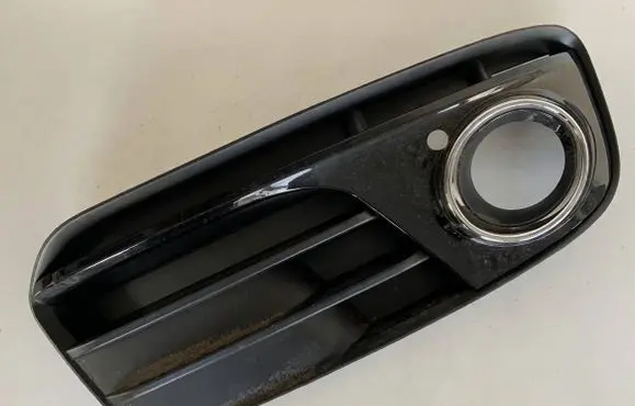 Audi Q5 SQ5 8R Front fog light trim/grill 8R0807682J