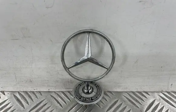Mercedes-Benz E W212 Manufacturer badge logo/emblem