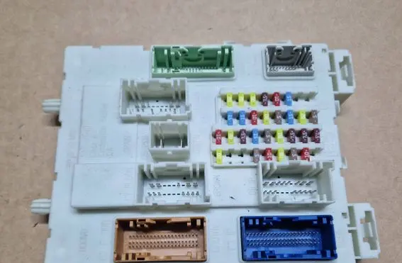 Ford Focus Fuse box set F1ET14014DGF