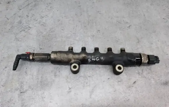 Ford Transit Fuel main line pipe 