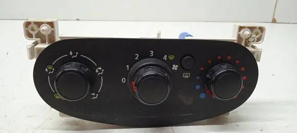 Dacia Sandero Climate control unit XE1074172 N106277R 30080046