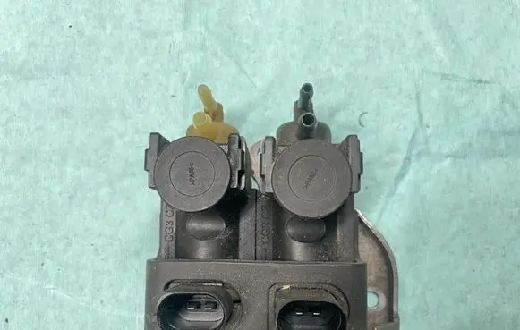 Audi Q5 SQ5 Turbo solenoid valve 059906629E