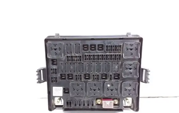 SsangYong Rexton Fuse module Y230EDP 05129D AK1301