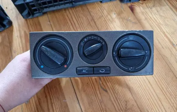 Volkswagen Golf IV Climate control unit 1J0820045K 901511711001 7662641M